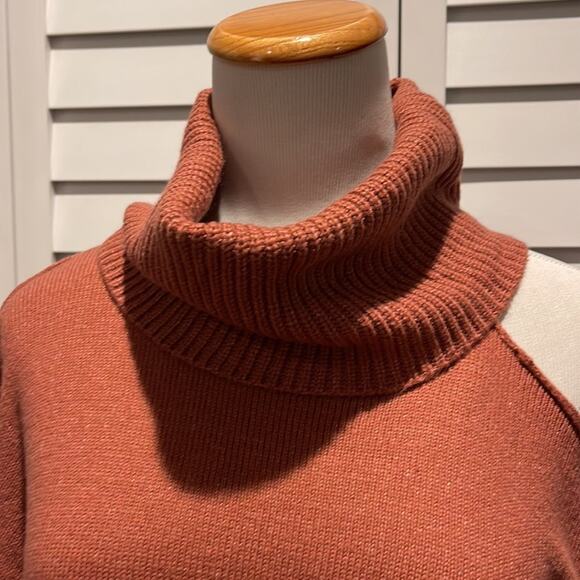 1.State NWT One cold shoulder Turtleneck Sweater. - Picture 4 of 8